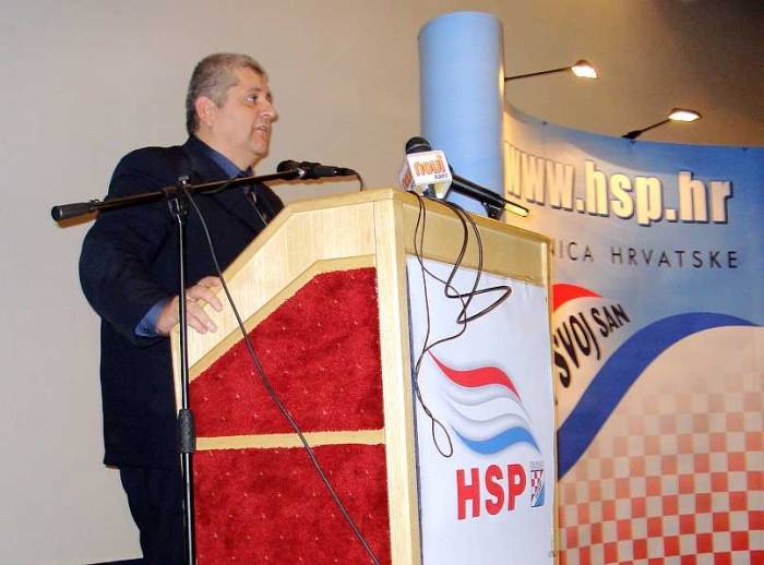 Đapić kaže da će njegova stranka vjerojatno biti u opoziciji, ali ako njihov glas bude presudan za formiranje parlamentarne većine, dat će glas vladi Ive Sanadera.