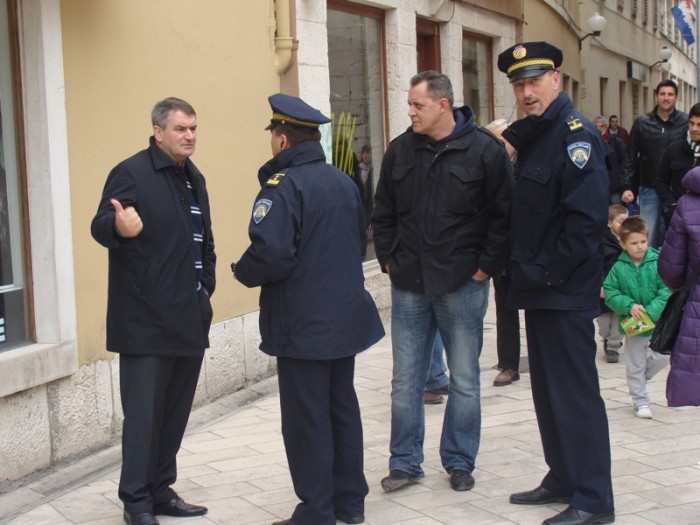 policija na elnici 1299326953