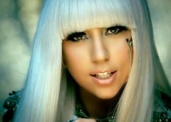 3956 LadyGaga PokerFace ev5 1288775203