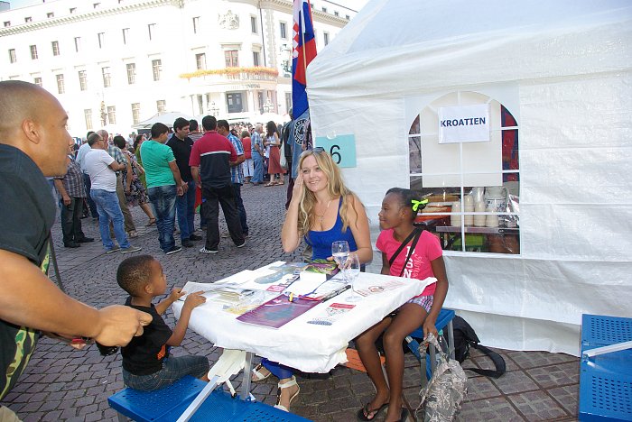 Marijana Dokoza Na festivalu kulture u Njemackoj 1347430293