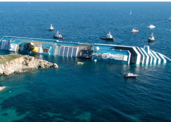 Costa Concordia runs agro 007 1334823242