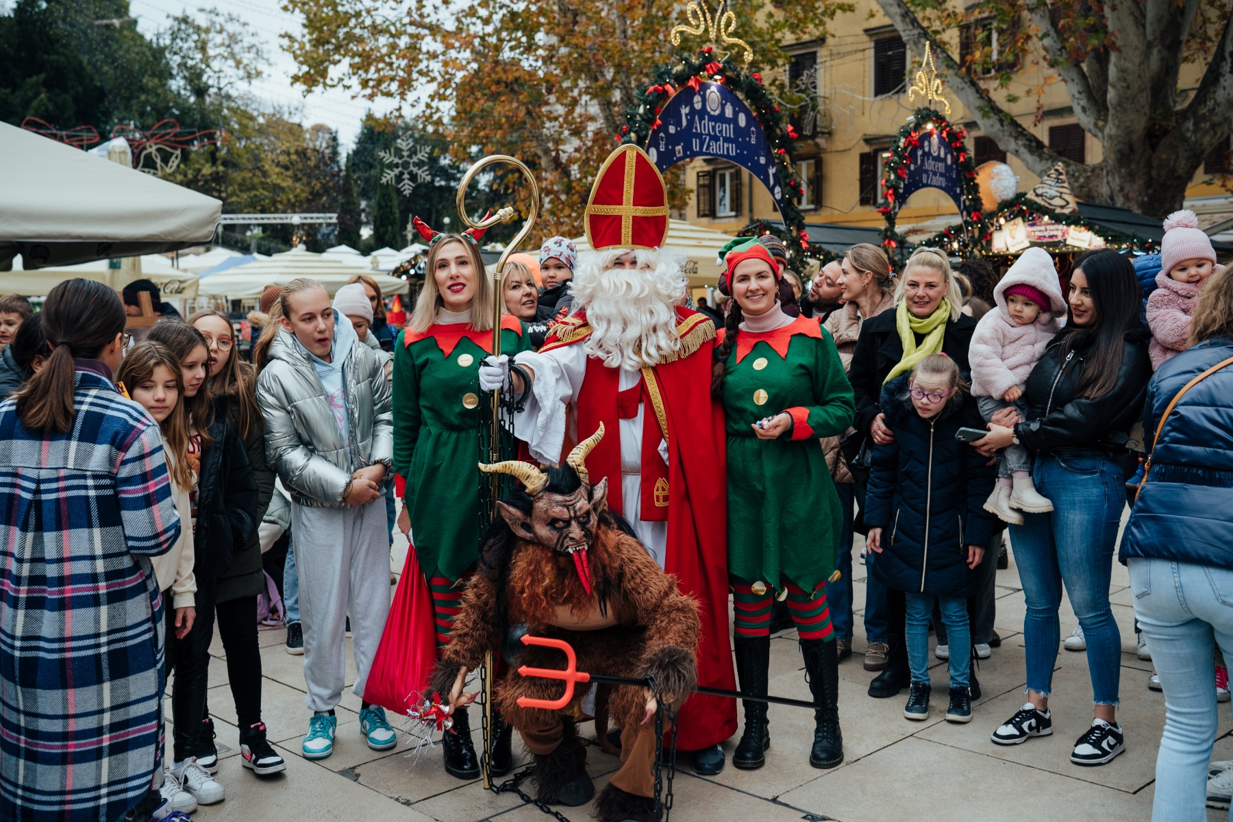 11 Promenada sv. Nikole Advent u Zadru 6.12.2024 Foto Matija Lipar