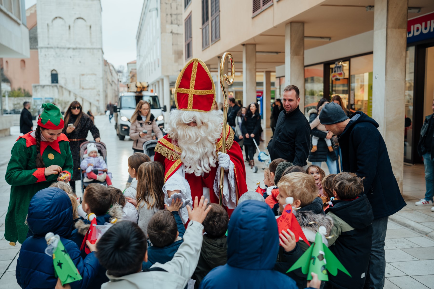 13 Promenada sv. Nikole Advent u Zadru 6.12.2024 Foto Matija Lipar