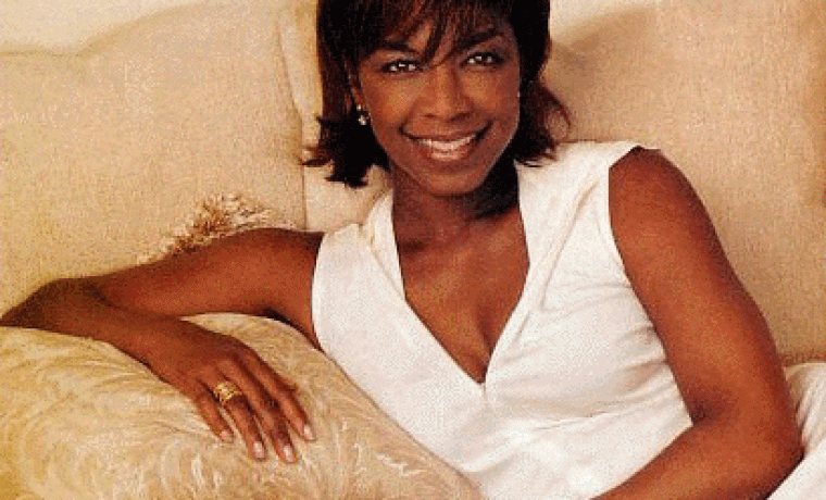 Natalie_Cole_hospital_1271749380.gif