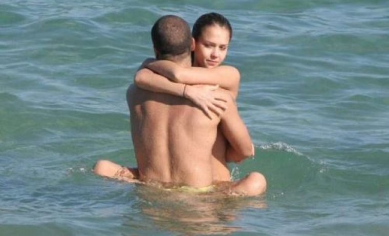 jessica_alba_sex_ocean_02_500x353shkl_1_0_0_0x0_500x353__1266586223.jpeg