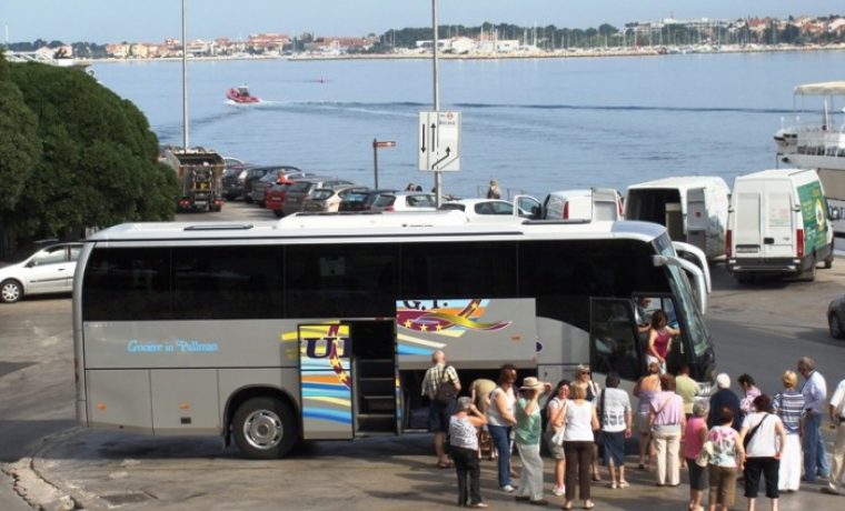 turisti__autobus_1278421838.JPG